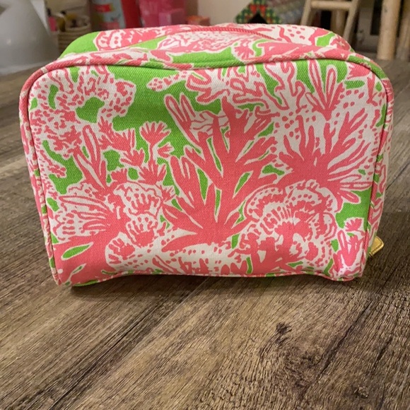 Lilly Pulitzer Cosmetic Makeup Travel Toiletry Bag Case SELL ASAP - Picture 5 of 10